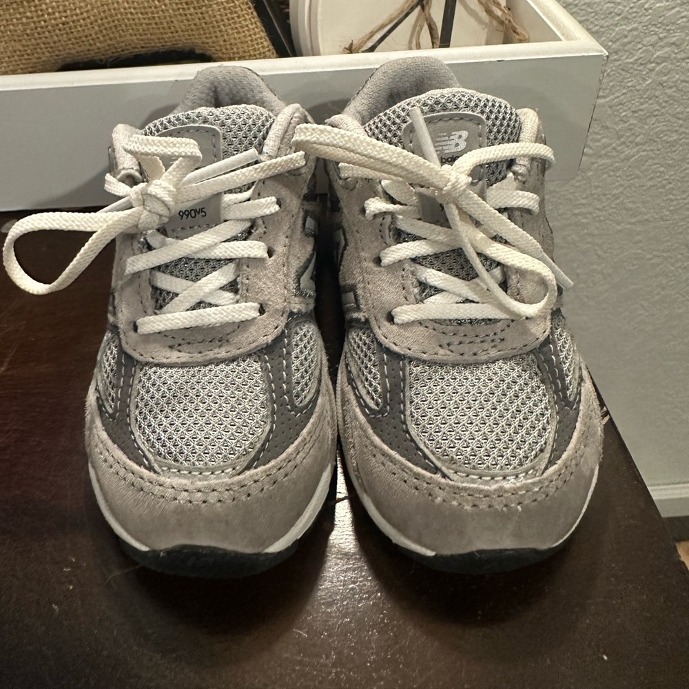 New Balance 990v5 gray toddler/baby shoes size  5